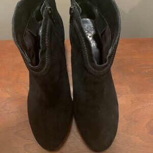 Vince Camuto Felishan Women's Black Suede Zipper Booties Shoes Size 8 EUC